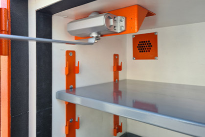The number of
shelves can be increased
to 6 pcs